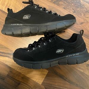 Black Sketchers flex elite